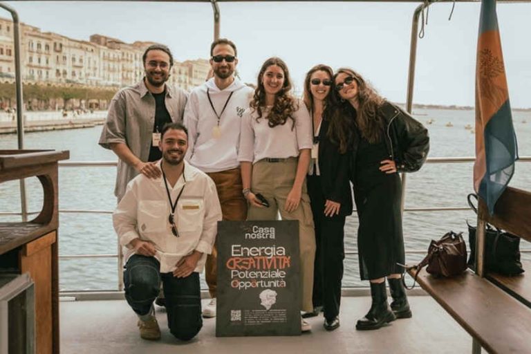Alcuni ragazzi del Collettivo Casa Nostra
