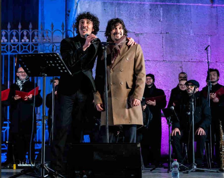 Catania - Piazza Dante - Omaggio a Lucio Dalla