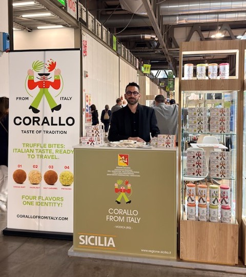 Giulio Stracquadanio - Corallo From Italy